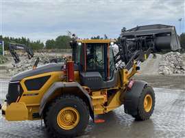 The new L90 electric wheeled loader. 